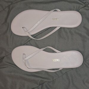 TKEES Women's Light Gray Sandals